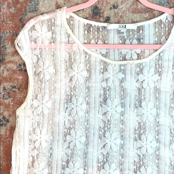 Women's Floral Lace Sheer Short Sleeve Shirt - Picture 9 of 10